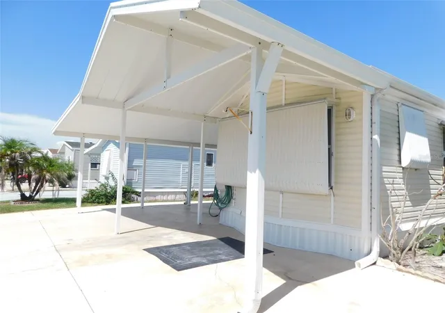 Photo 2 of Manufactured home for sale at 7739 Bluff Blvd #121, Zolfo Springs, FL 33890 | MLS# C7530726 | Listing updated on 2026-09-28
