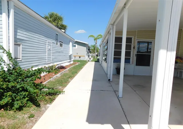 Photo 3 of Manufactured home for sale at 7739 Bluff Blvd #121, Zolfo Springs, FL 33890 | MLS# C7530726 | Listing updated on 2026-09-28