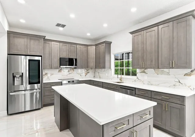 Photo 4 of Single family home for sale at 206 Hammock Dunes Pl, Orlando, FL 32828 | MLS# O6442068 | Listing updated on 2026-09-17