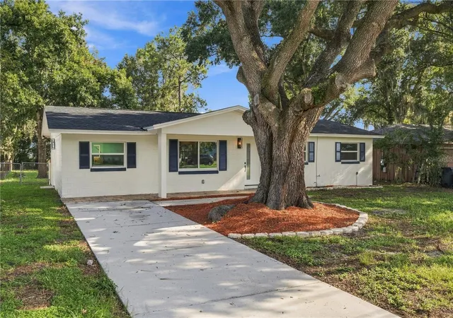 Photo 2 of Single family home for sale at 106 Bishop St, Auburndale, FL 33823 | MLS# TB8548956 | Listing updated on 2026-09-23