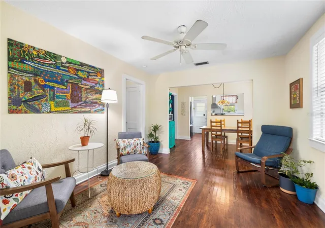 Photo 4 of Single family home for sale at 919 W Woodlawn Ave, Tampa, FL 33603 | MLS# TB8548982 | Listing updated on 2026-09-18