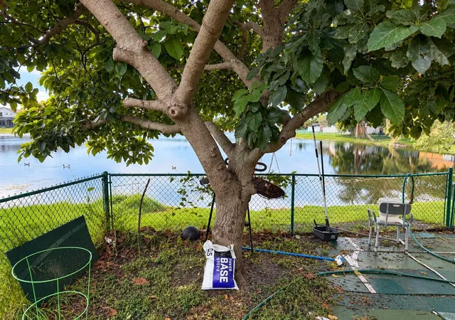 Photo 3 of Single family home for sale at 2122 NW 184th Way, Pembroke Pines, FL 33029 | MLS# O6442219 | Listing updated on 2026-09-18