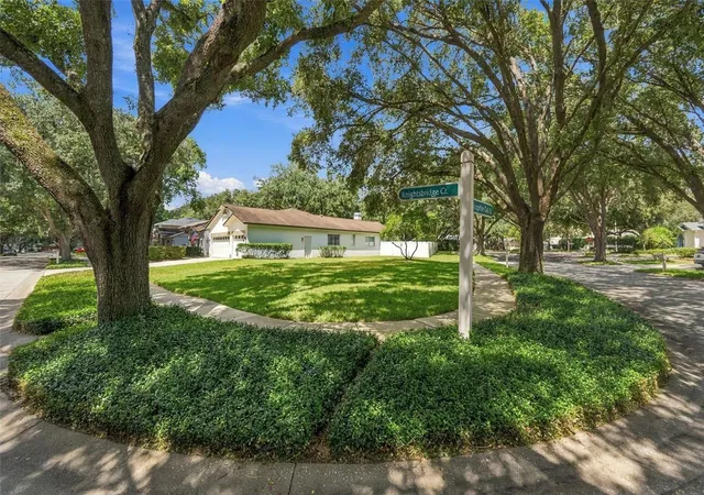 Photo 3 of Single family home for sale at 9316 Knightsbridge Ct, Tampa, FL 33647 | MLS# TB8549083 | Listing updated on 2026-09-17