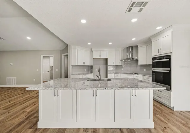 Photo 2 of Single family home for sale at 33608 Overton Dr, Leesburg, FL 34788 | MLS# O6442291 | Listing updated on 2026-09-18