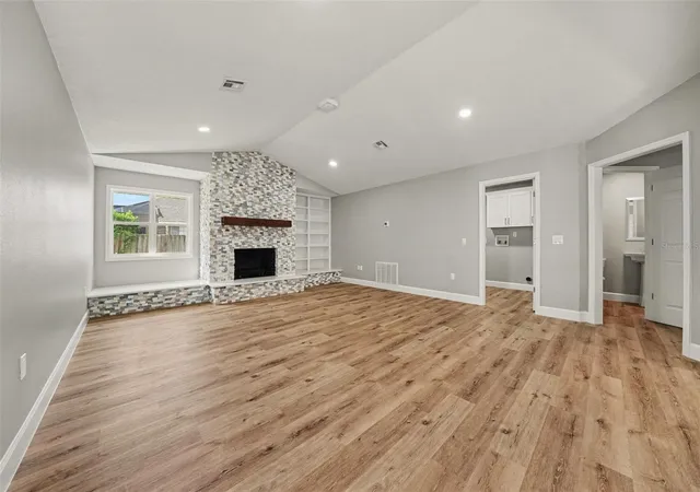 Photo 4 of Single family home for sale at 33608 Overton Dr, Leesburg, FL 34788 | MLS# O6442291 | Listing updated on 2026-09-18