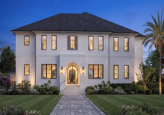 Single family home for sale at 4302 W Woodmere Rd, TAMPA, FL 33609 | MLS# TB8549241