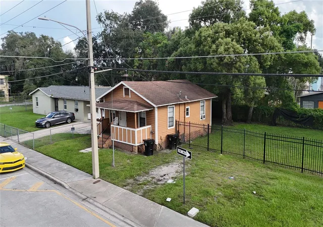 Photo 1 of Single family home for sale at 914 W South St, Orlando, FL 32805 | MLS# S5157742 | Listing updated on 2026-09-18