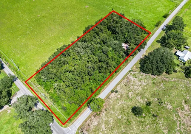 Photo 1 of Sale Pending at 3076 County Rd 202, Oxford, FL 34484 | MLS# G5117886 | Listing updated on 2026-09-29