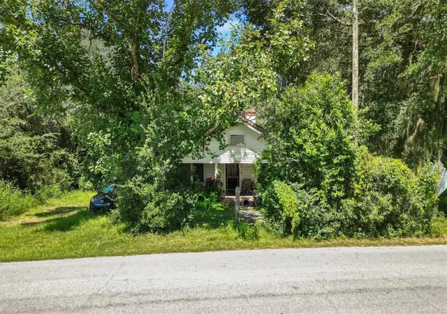 Photo 2 of Sale Pending at 3076 County Rd 202, Oxford, FL 34484 | MLS# G5117886 | Listing updated on 2026-09-29