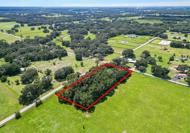 Photo 3 of Sale Pending at 3076 County Rd 202, Oxford, FL 34484 | MLS# G5117886 | Listing updated on 2026-09-29
