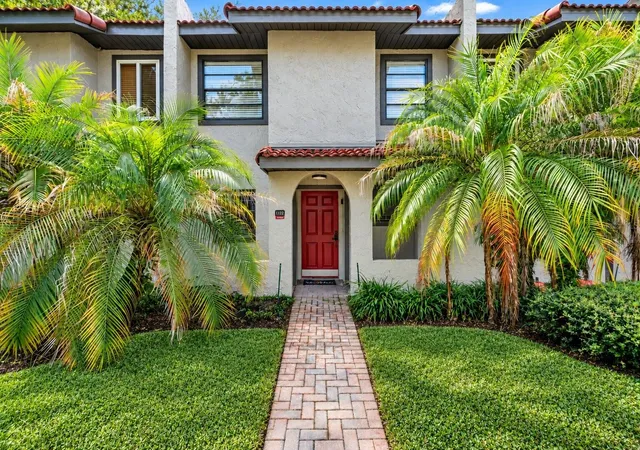 Photo 1 of Townhouse for sale at 1122 Spaceport Ct, Kissimmee, FL 34746 | MLS# O6442531 | Listing updated on 2026-10-01