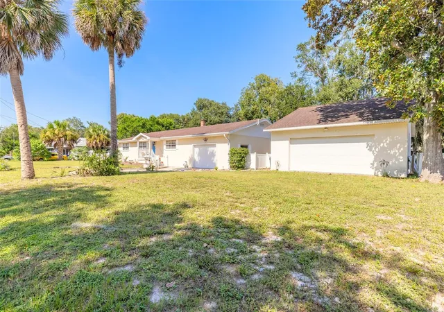 Photo 3 of Single family home for sale at 1425 San Jose Blvd, Daytona Beach, FL 32117 | MLS# NS1089277 | Listing updated on 2026-09-18