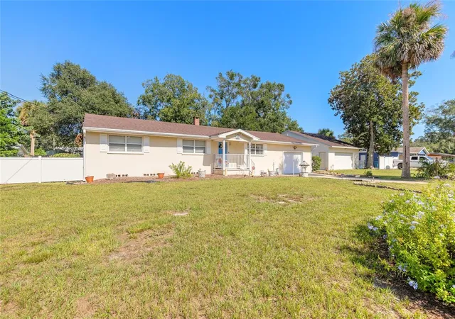 Photo 4 of Single family home for sale at 1425 San Jose Blvd, Daytona Beach, FL 32117 | MLS# NS1089277 | Listing updated on 2026-09-18