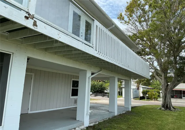 Photo 4 of Single family home for sale at 17603 1st Street E, Redington Shores, FL 33708 | MLS# TB8549413 | Listing updated on 2026-09-18