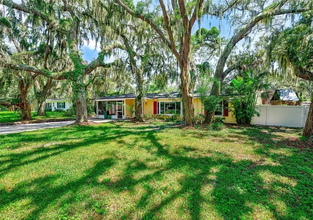 Photo 2 of Single family home for sale at 303 Saint Augustine Ave, Temple Terrace, FL 33617 | MLS# TB8549458 | Listing updated on 2026-10-06