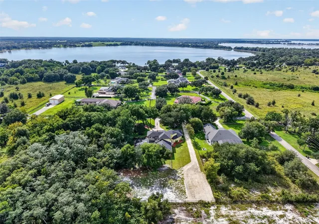 Photo 4 of Single family home for sale at 5275 Franklin Rd, Mount Dora, FL 32757 | MLS# O6442625 | Listing updated on 2026-09-17