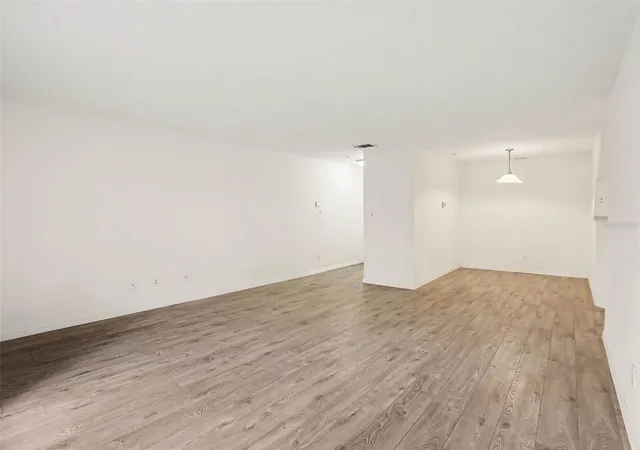 Listing Photo 5 - Condo for sale in building located at 199 Afton Sq, Altamonte Springs, FL 32714 - Unit #108