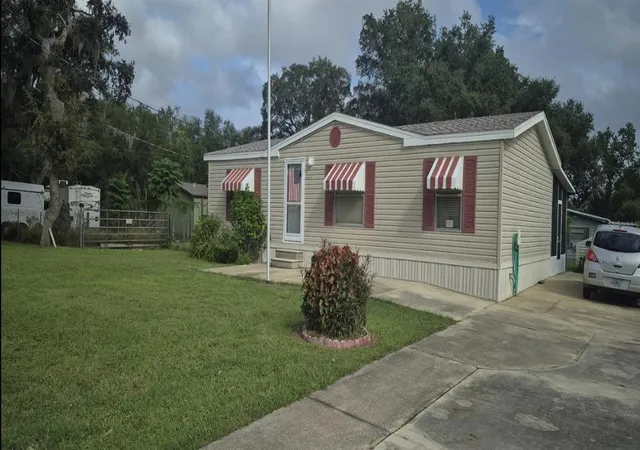 Photo 1 of Manufactured home for sale at 18845 Se 18th Place, Silver Springs, FL 34488 | MLS# OM732419 | Listing updated on 2026-09-24