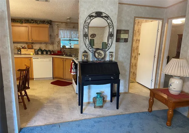 Photo 4 of Manufactured home for sale at 18845 SE 18th Place, Silver Springs, FL 34488 | MLS# OM732419 | Listing updated on 2026-09-24