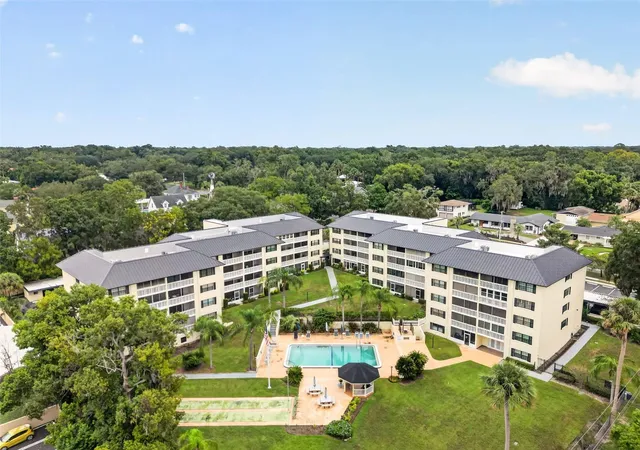 Photo 3 of Condo for sale at 101 N Grandview St #111, Mount Dora, FL 32757 | MLS# G5117920 | Listing updated on 2026-09-18