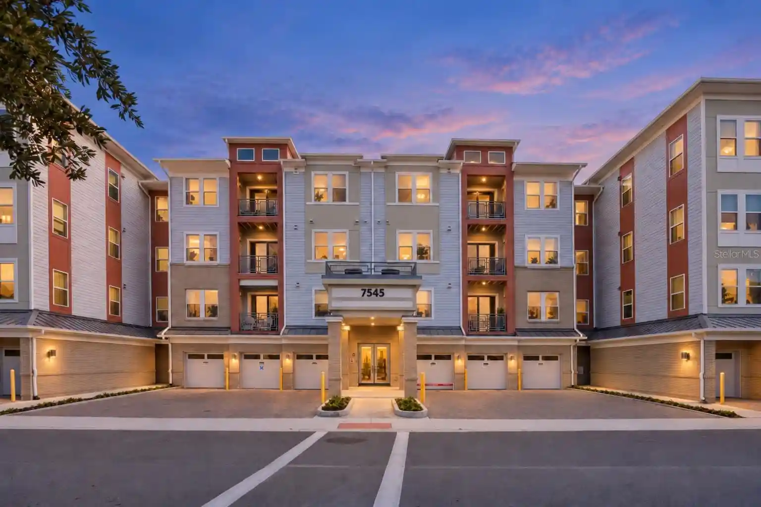 Listing Photo 1 - Condo for sale in 7545 Laureate Blvd located at 7545 Laureate Blvd, ORLANDO, FL 32827 - Unit #7201
