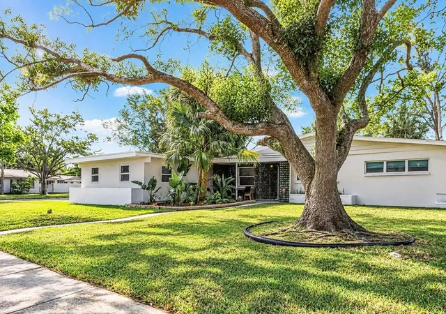Photo 3 of Single family home for sale at 1057 Calumet St, Clearwater, FL 33755 | MLS# O6442876 | Listing updated on 2026-09-18
