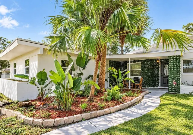 Photo 3 of Single family home for sale at 1057 Calumet St, Clearwater, FL 33755 | MLS# O6442876 | Listing updated on 2026-09-18