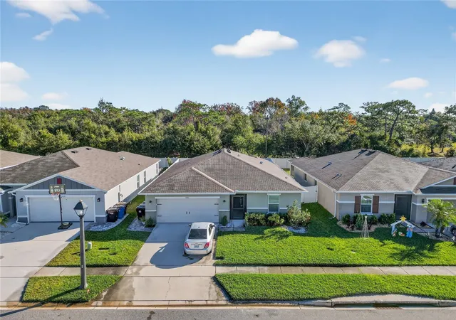 Photo 3 of Single family home for sale at 3045 Sweet Acres Pl, Saint Cloud, FL 34772 | MLS# O6442959 | Listing updated on 2026-09-18