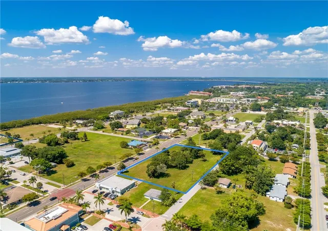 4th image of 427,407, 417, 425 E Olympia Ave, Punta Gorda, FL 33950 | MLS# C7414778