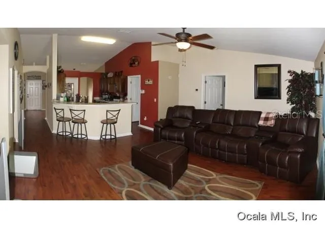 Photo 4 of Single Family Residence at 5 Fir Dr Run, Ocala, FL 34472 | MLS# OM428138 | | Sold on 2015-11-05