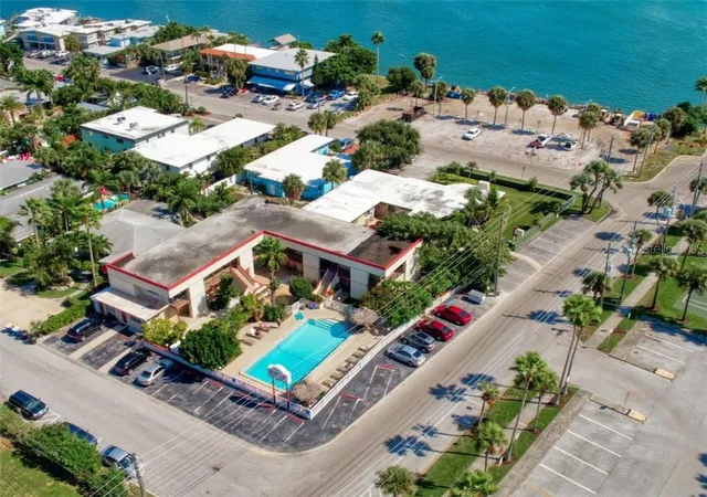 4th image of 64 Bay Esplanade #302, Clearwater Beach, FL 33767 | MLS# U8092684