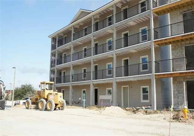 2nd image of 2600 Sand Mine Rd #B41, Davenport, FL 33897 | MLS# P4917352
