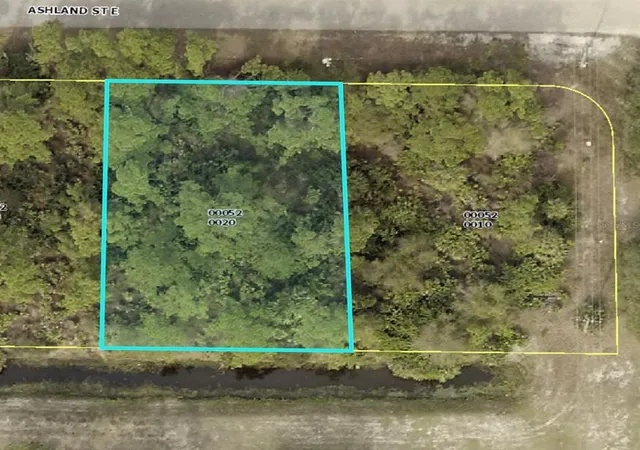 2nd image of 752 Ashland St E, Lehigh Acres, FL 33974 | MLS# S5062871