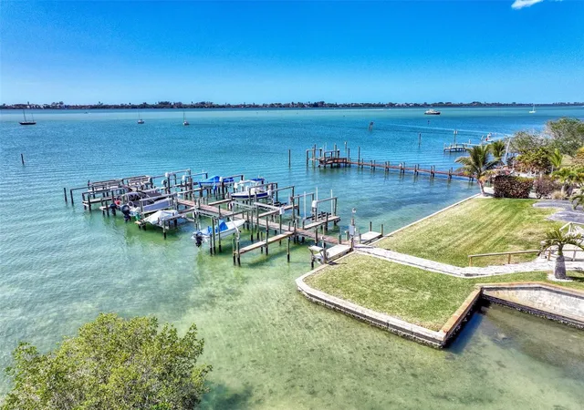 15th image of 1106 S Mccall Rd, Englewood, FL 34223 | MLS# D6123836