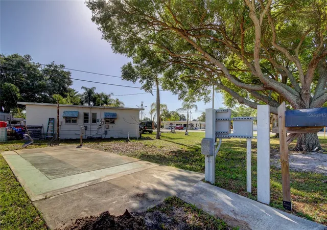2nd image of 4677 66th Ln N #1, Saint Petersburg, FL 33709 | MLS# T3368961