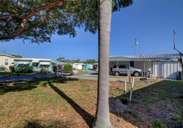3rd image of 4677 66Th Ln N #1, Saint Petersburg, FL 33709 | MLS# T3368961