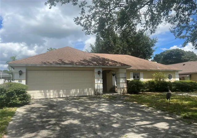 1st image of 1404 Midoneck Ct, Valrico, FL 33596 | MLS# T3399626