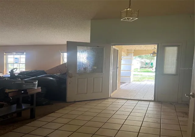 4th image of 1404 Midoneck Ct, Valrico, FL 33596 | MLS# T3399626