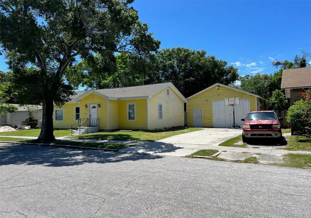 Photo 2 of Single family home for sale at 2734 53rd Ave N, Saint Petersburg, FL 33714 | MLS# U8175808 | Listing updated on 2026-06-25