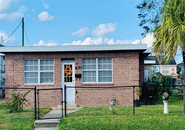 1st image of 1023 W Gore St W, Orlando, FL 32805 | MLS# O6067777