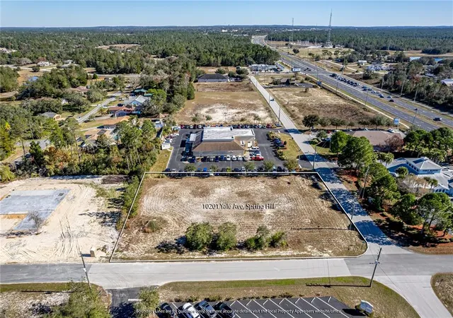 4th image of 10201 Yale Ave, Weeki Wachee, FL 34613 | MLS# W7851495