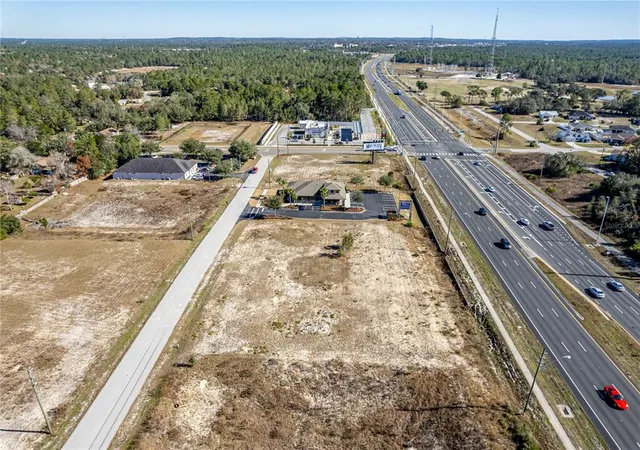 3rd image of 10260 Yale Ave, Weeki Wachee, FL 34613 | MLS# W7851583