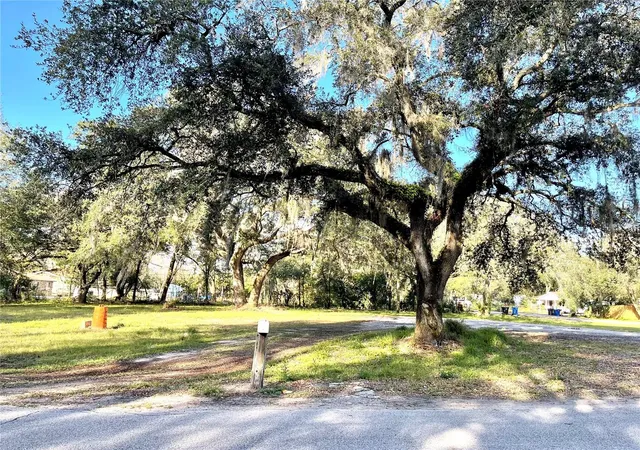 3rd image of 14820 N 15Th St, Lutz, FL 33549 | MLS# T3425349