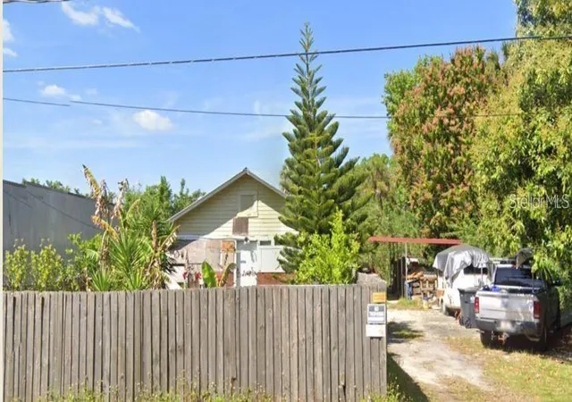 2nd image of 6044 Adamsville Rd, Gibsonton, FL 33534 | MLS# A4560384