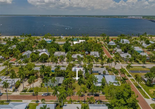 3rd image of 610 Trabue Ave, Punta Gorda, FL 33950 | MLS# C7471952