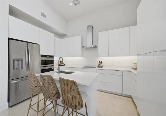 Listing Photo 5 - Condo for sale in building located at 430 Kumquat Ct, Sarasota, FL 34236 - Unit #510