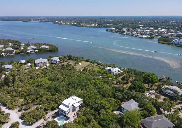 image of 14 Bayshore Cir, Placida, FL 33946 | MLS# D6129989