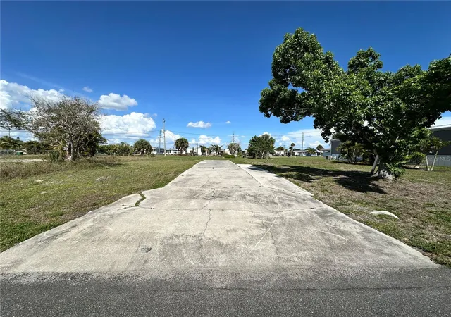 Photo 3 of Land for sale at 1427 Seagull Dr, Englewood, FL 34224 | MLS# C7474545 | Listing updated on 2026-10-18