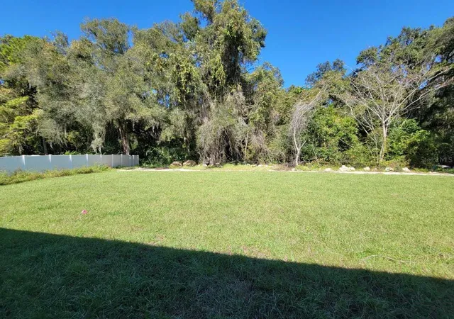 Photo 3 of Sale Pending at 7830 Sw 103Rd Loop, Ocala, FL 34476 | MLS# OM657818 | Listing updated on 2023-11-23