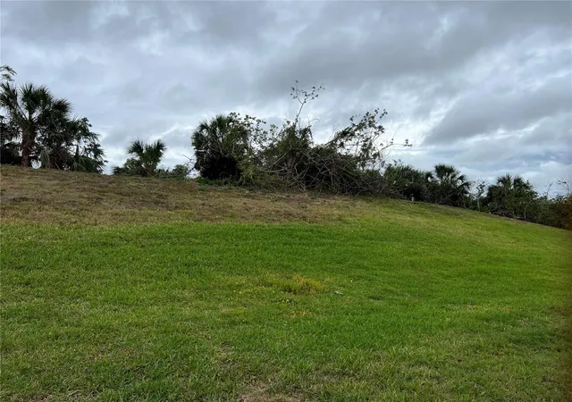 3rd image of Woodbridge Dr, Venice, FL 34293 | MLS# A4571228